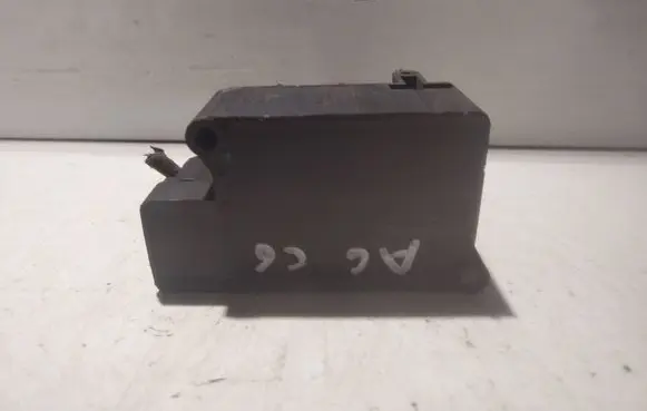 Audi A6 S6 C6 4F Air suspension valve block 4F0616013
