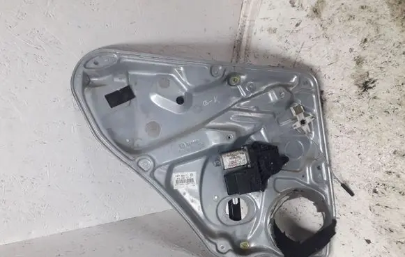 Volkswagen PASSAT B5 Rear door window regulator with motor