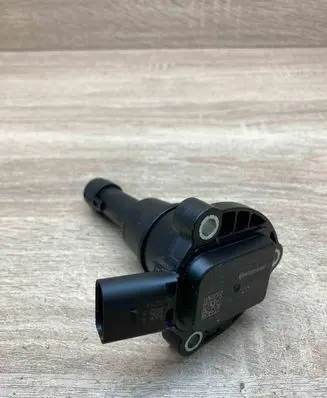 Volkswagen Golf VII Oil level sensor 03F907660D