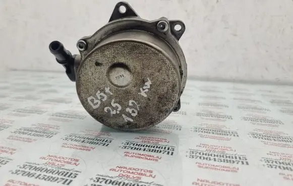 Volkswagen PASSAT B5.5 Vacuum pump