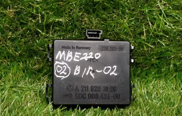 Mercedes-Benz E W211 Rain sensor A2118203126 5DC00842400