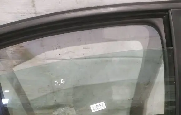 Renault Laguna III Rear door window glass AS2