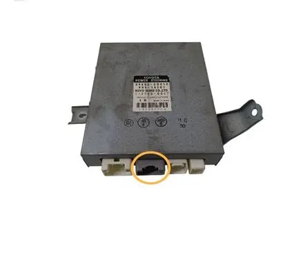Toyota Yaris Power steering control unit/module 896500D010 99118207 1129000097