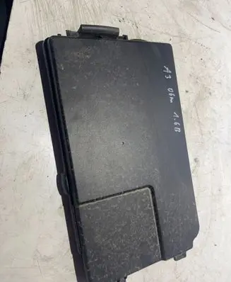 Audi A3 S3 8P Battery box tray cover/lid 1K0915443
