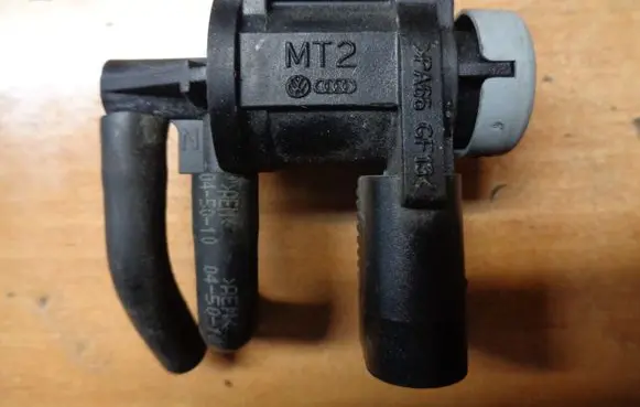Audi A4 S4 B8 8K Turbo solenoid valve 1K0906283A
