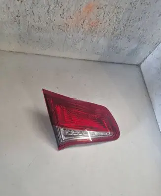Tailgate rear/tail lights