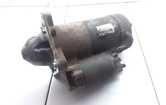 Opel Zafira B Starter motor 55352882 M001T30171
