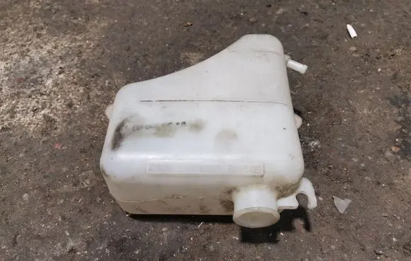 Suzuki Grand Vitara II Coolant expansion tank/reservoir 1793065J