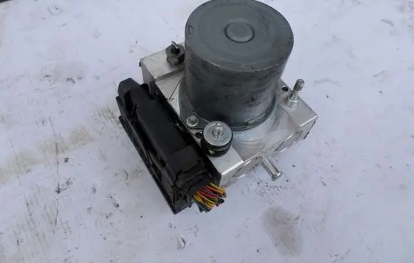 Land Rover Discovery 3 - LR3 ABS Pump 0265950337
