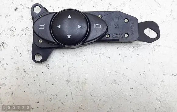 Mercedes-Benz E W211 Wing mirror switch 2118215379 03211025