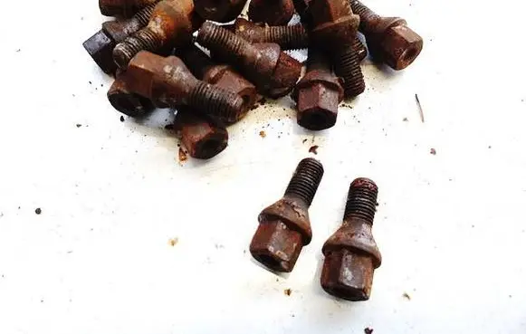 Opel Astra H Nuts/bolts 
