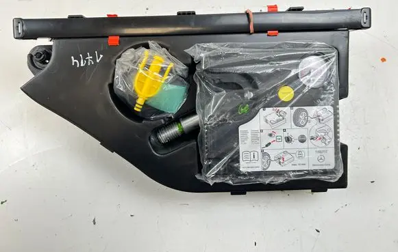Mercedes-Benz CLA C117 X117 W117 Tool set A2468900300 A0005832202