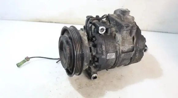 Volkswagen PASSAT B5.5 Air conditioning (A/C) compressor (pump) 8D0260808