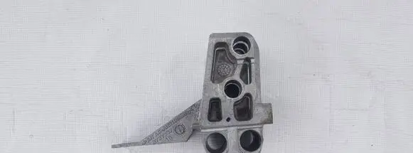 BMW X1 U11 Radiator mount bracket 8737337