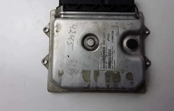 Alfa Romeo Giulietta Engine control unit/module 51896758