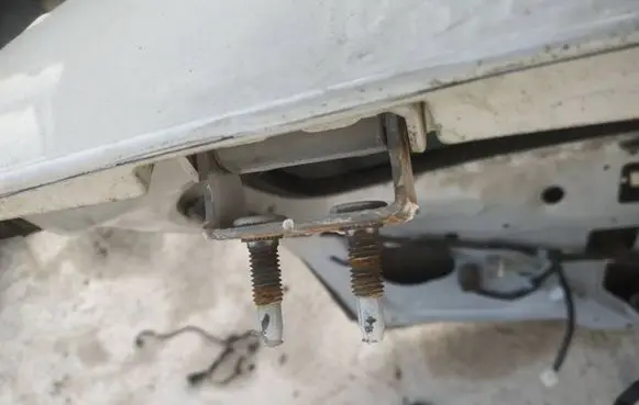 Toyota Highlander XU40 Tailgate/trunk/boot hinge