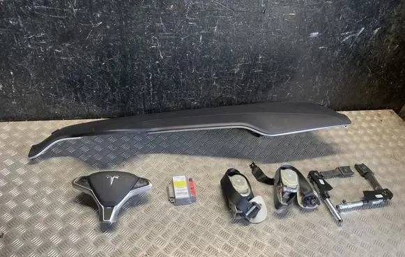 Tesla Model S Dashboard 100225405F