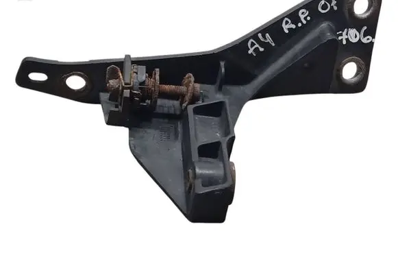 Audi A4 S4 B7 8E 8H Front bumper mounting bracket 8E0805364