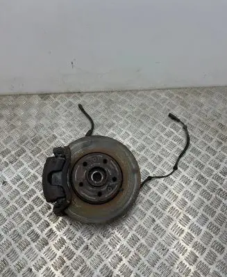 Renault Trafic III (X82) Front wheel hub