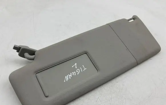 Volkswagen Tiguan Sun visor