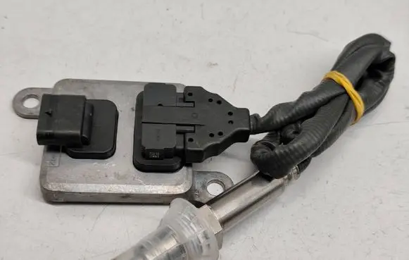 Mercedes-Benz C W205 Lambda probe sensor A0009053503 5WK96682D 0009053503