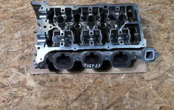 Ford Mustang V Engine head RFDG1E6090AA