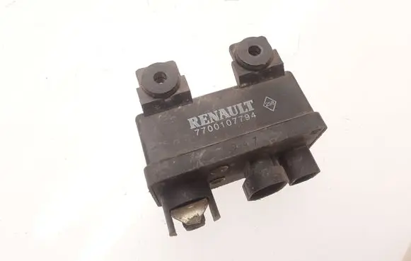 Volvo S40, V40 Glow plug pre-heat relay 7700107794
