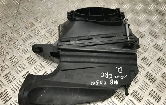 Mercedes-Benz C W204 Air filter box A6420903601