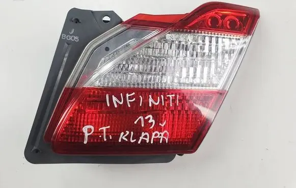 Infiniti M Y51 Rear/tail lights