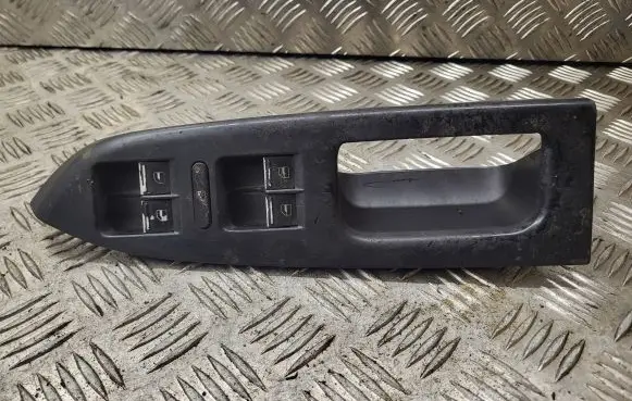 Volkswagen Touran I Electric window control switch 1K4959857