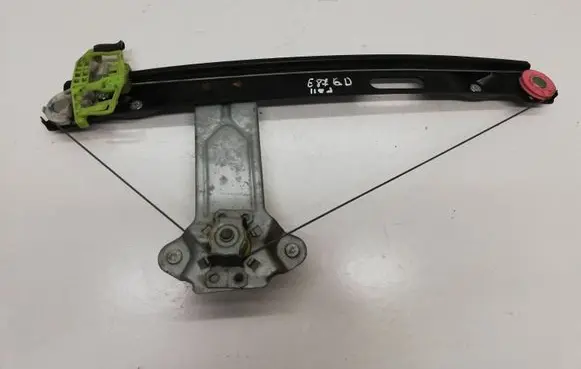 Rear door manual window regulator
