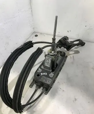 Volkswagen PASSAT B6 Gear shifter/selector 3C0711049AE