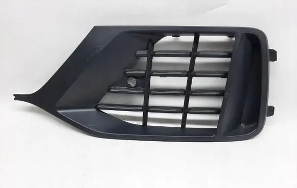 Audi Q8 Front fog light trim/grill 4m8807681b