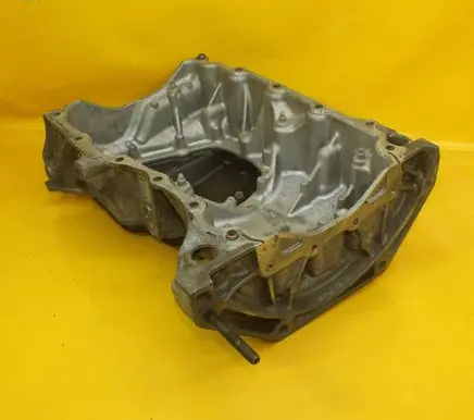Opel Vivaro Oil sump 110179801R 111110249R