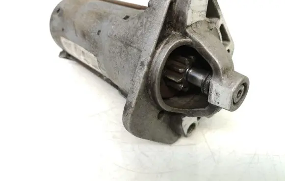 Renault Megane III Starter motor 233003329R