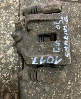 KIA Carens I Rear brake caliper