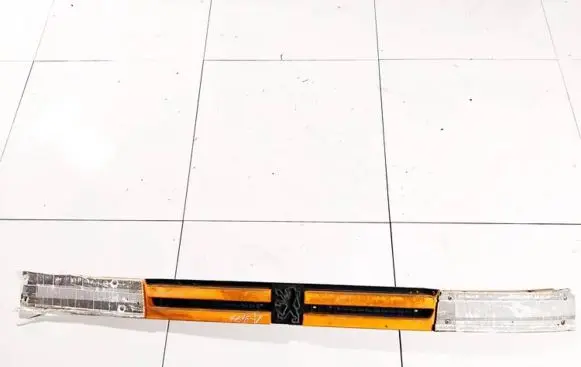 Toyota Verso Front grill 1304863080