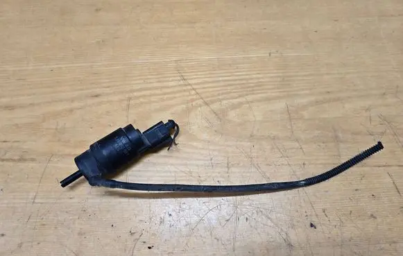 Audi A6 S6 C5 4B Windscreen/windshield washer pump 1J5955651