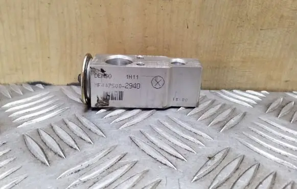 Toyota Corolla E120 E130 Air conditioning (A/C) expansion valve 4475002840