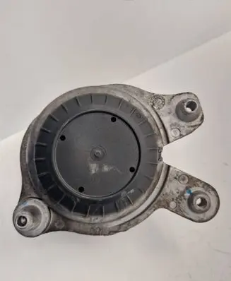 Mercedes-Benz E W213 Engine mount bracket A2132402400 36974 ZGS001