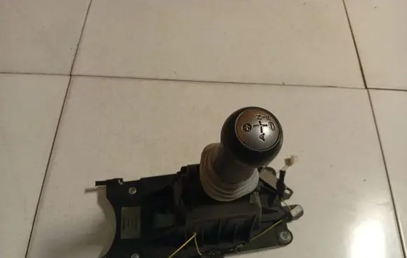 Mitsubishi Colt Gear shifter/selector MN901761