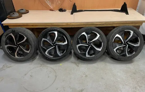 R20 alloy rim