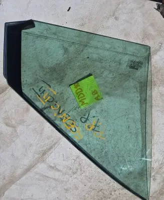 Renault Scenic II - Grand scenic II Front door vent window glass four-door 43R00049