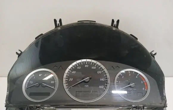 Mercedes-Benz C W204 Speedometer (instrument cluster) A2045407711
