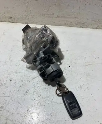 Mazda 626 Ignition lock 226111369