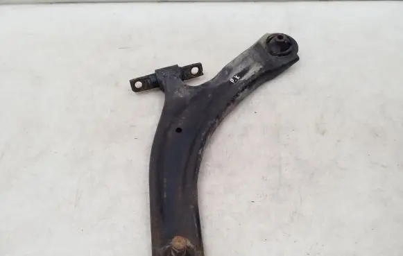 Nissan X-Trail T31 Front lower control arm/wishbone