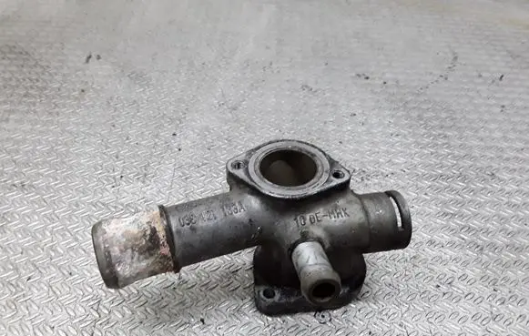 Volkswagen Golf IV Engine coolant pipe/hose 038121133A