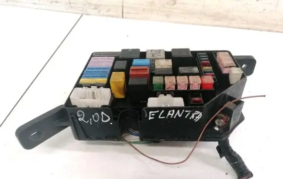Hyundai Elantra Fuse box set 9522438050 95224-38050