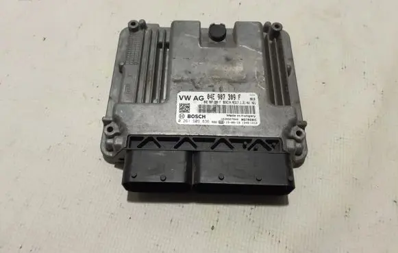 Volkswagen Golf VII Engine control unit/module 04E907309F