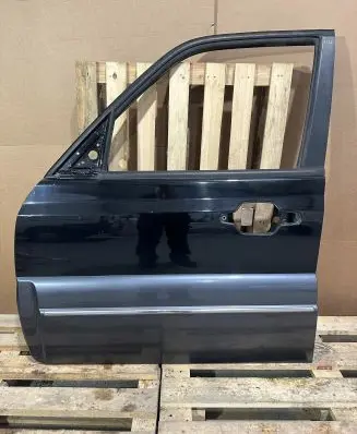 Hyundai Terracan Front door